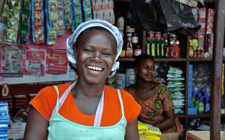 Echanges entre les revendeuses des marchés et l’INAM sur le bien-fondé d’une couverture sanitaire.