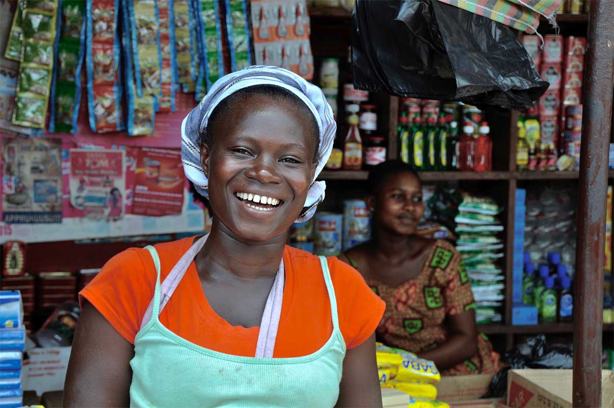 Echanges entre les revendeuses des marchés et l’INAM sur le bien-fondé d’une couverture sanitaire.